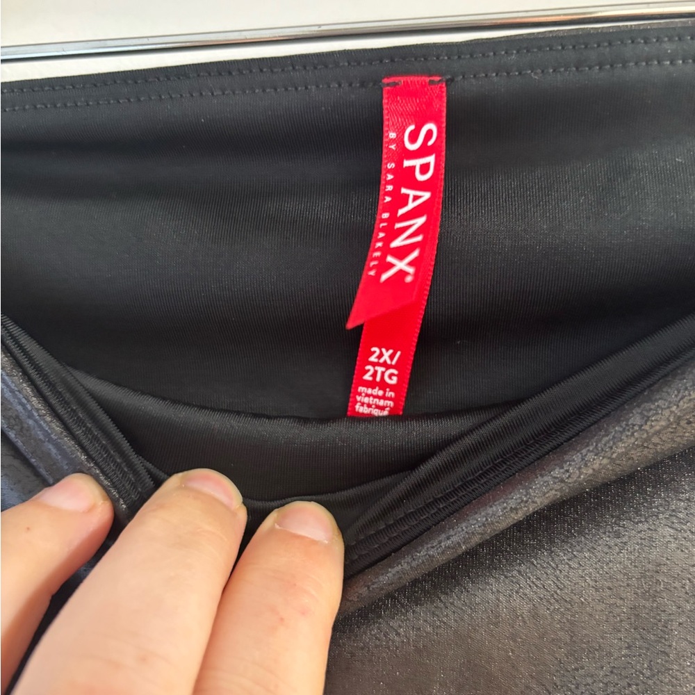 NWT Women’s SPANX Shaping Black Faux Leather Leggings - Picture 6 of 8